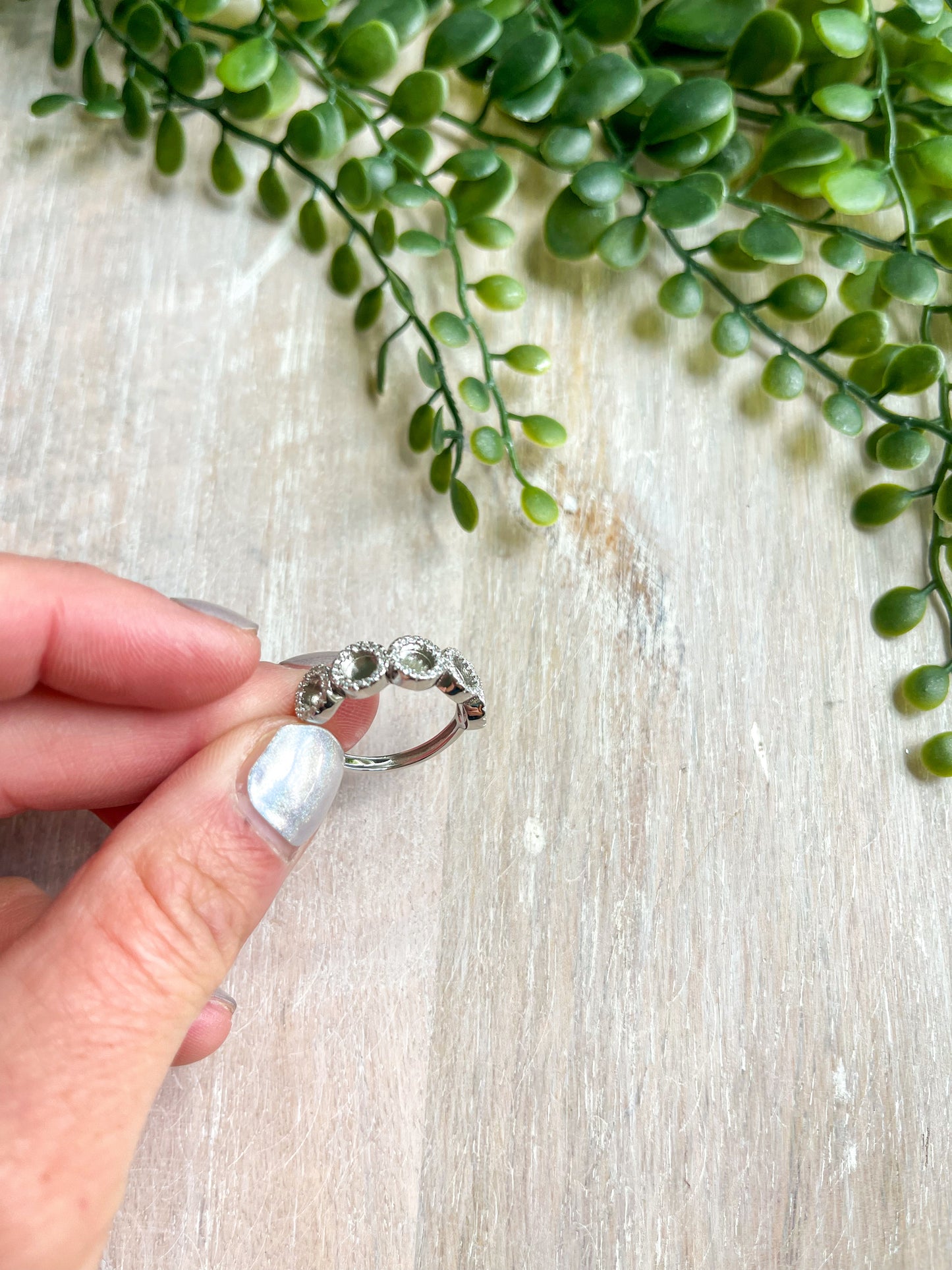 925 Sterling 5 Round Stone Band Ring