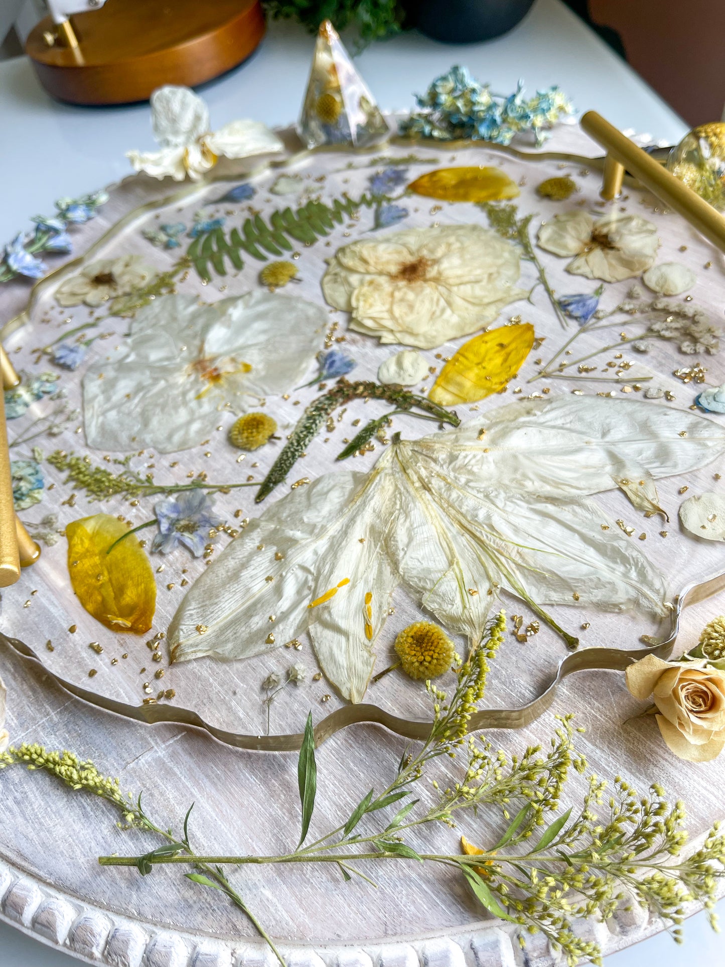 Round Resin Flower Tray Gold Handles 13”