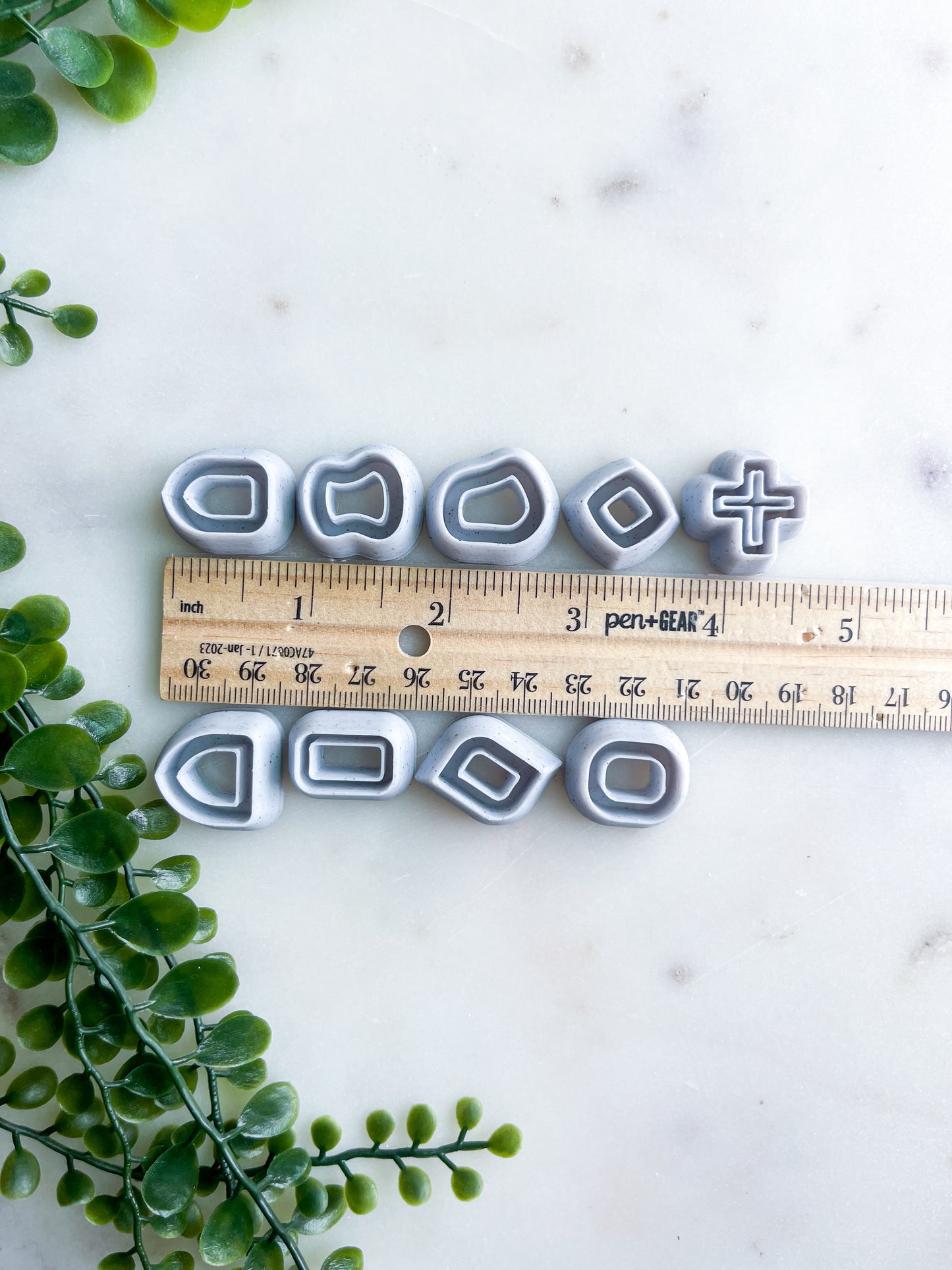 Favorite Shapes Studs 19mm Outline