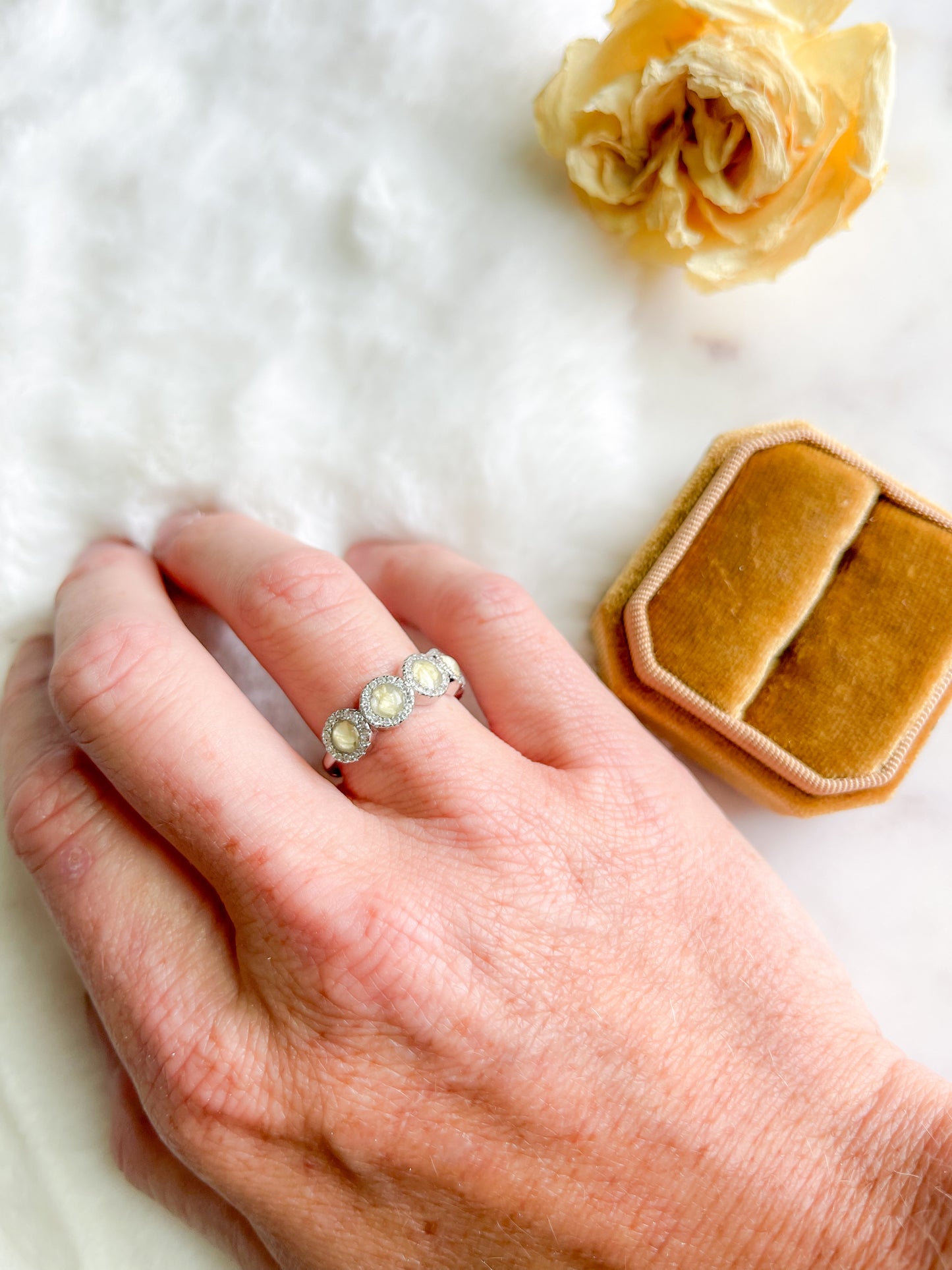 925 Sterling 5 Round Stone Band Ring
