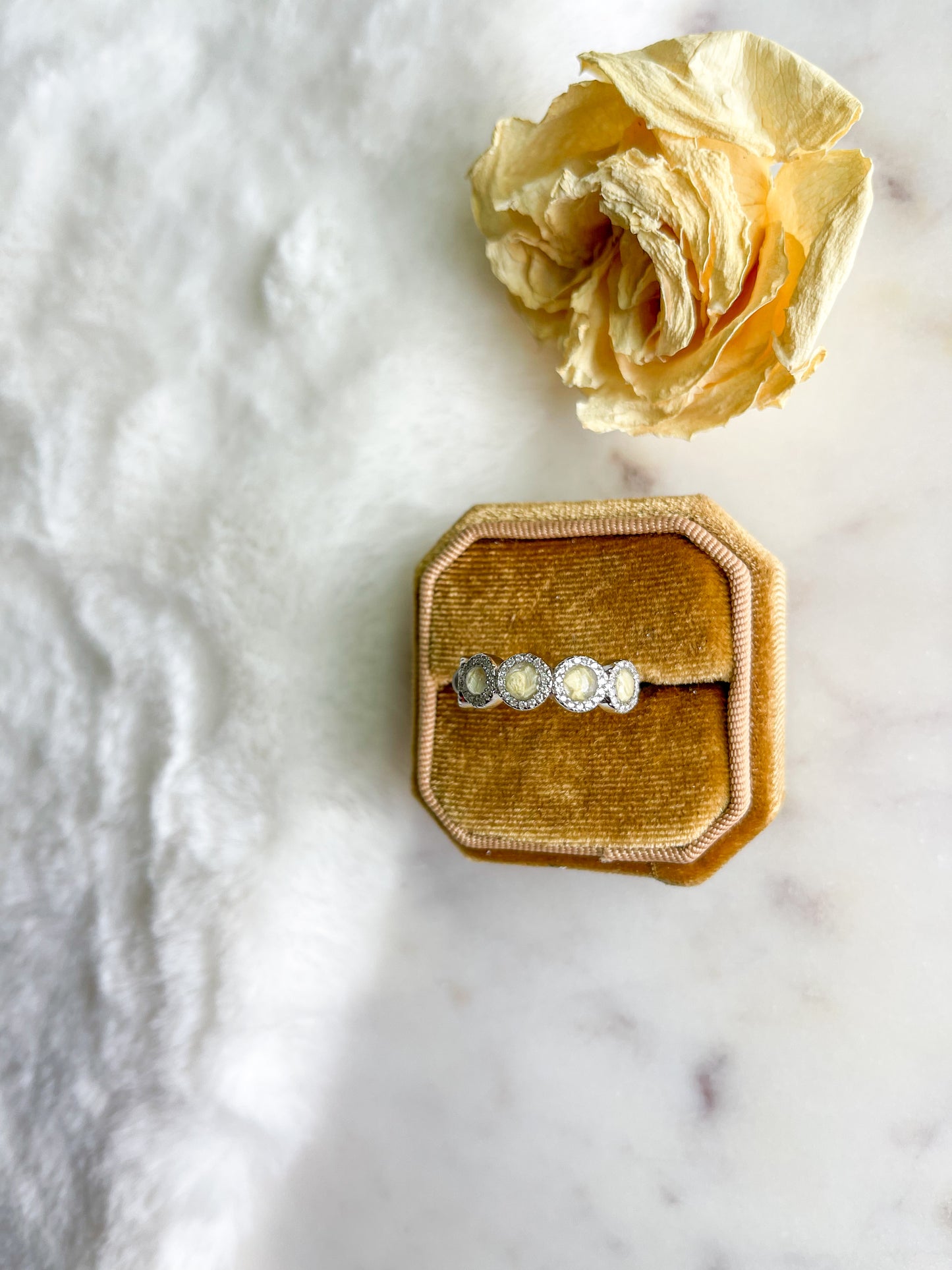 925 Sterling 5 Round Stone Band Ring