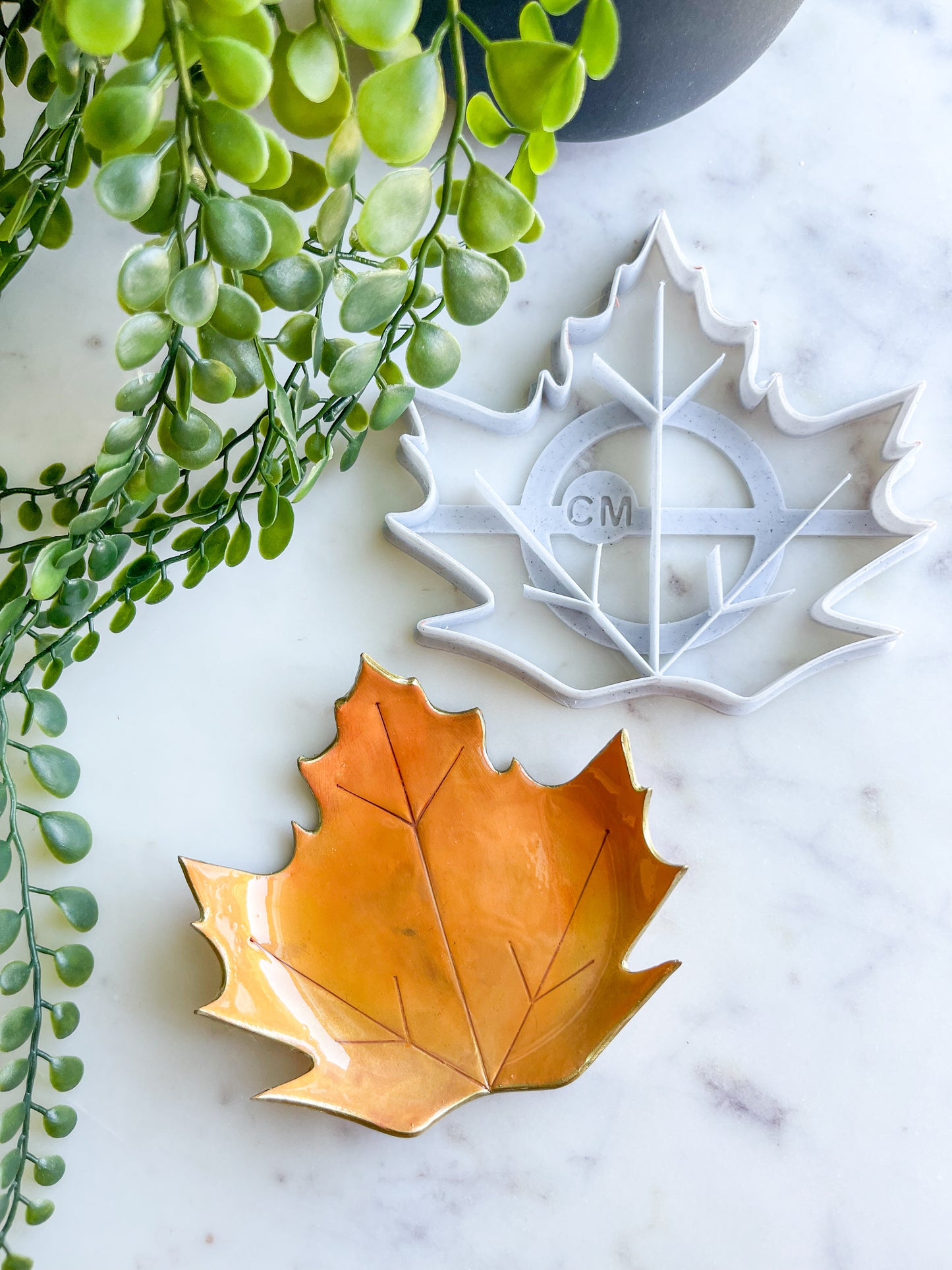Maple Leaf Trinket Cutter