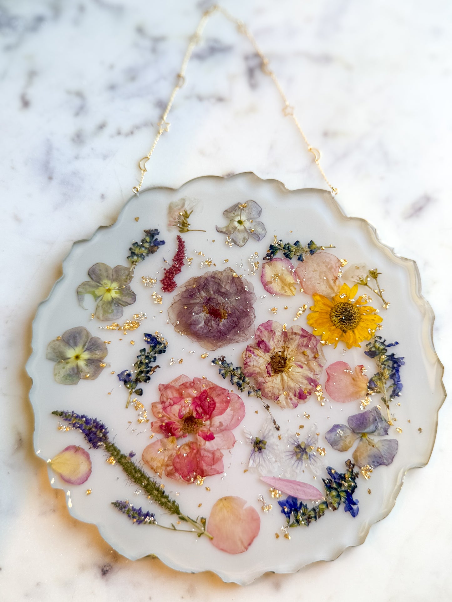 Resin Abstract Round Wall Hanger 10 inch