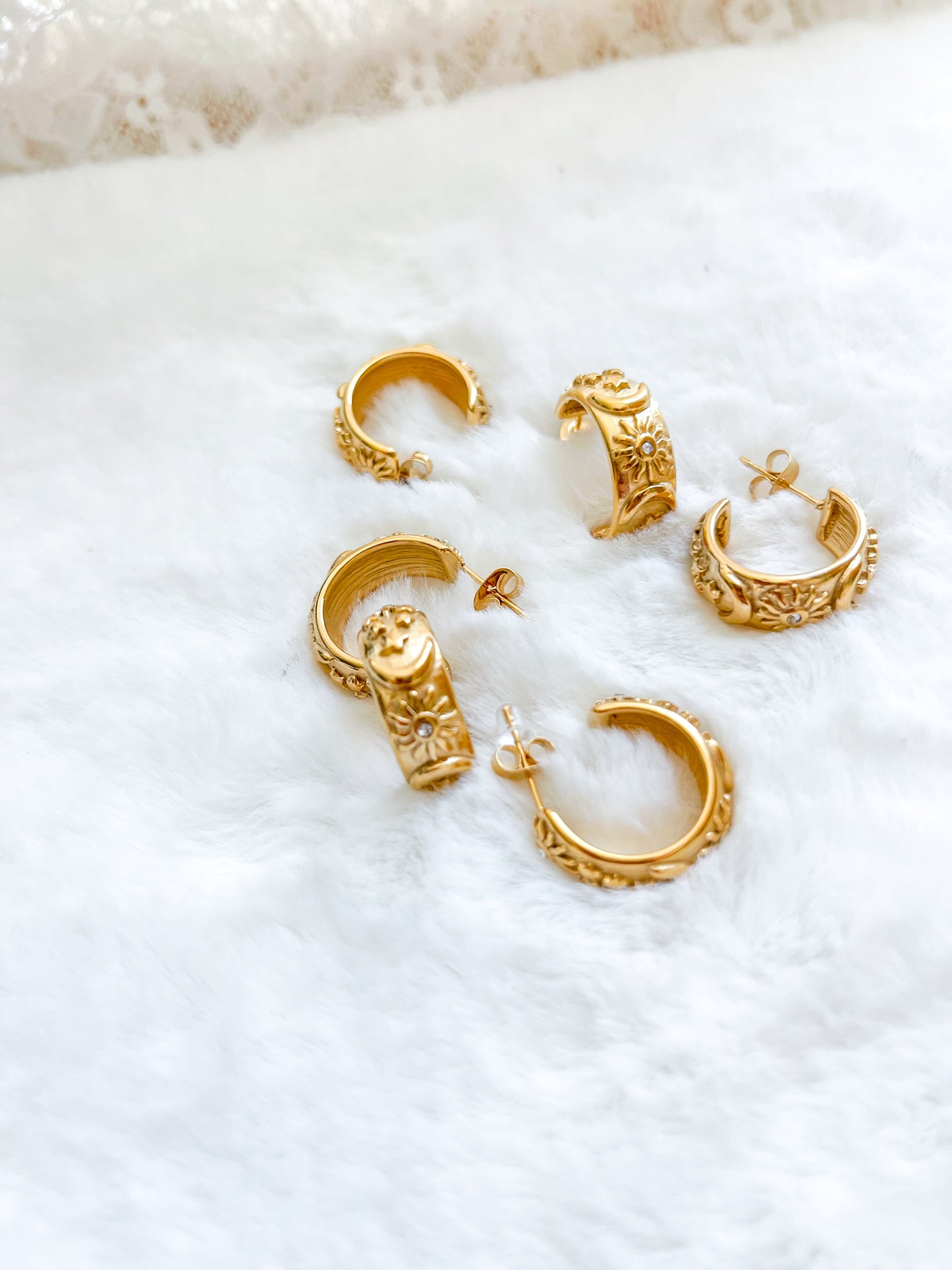 Gold Detailed Cuff Hoop Earring