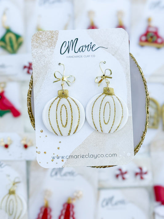 White and Gold Bow Ornament Earring