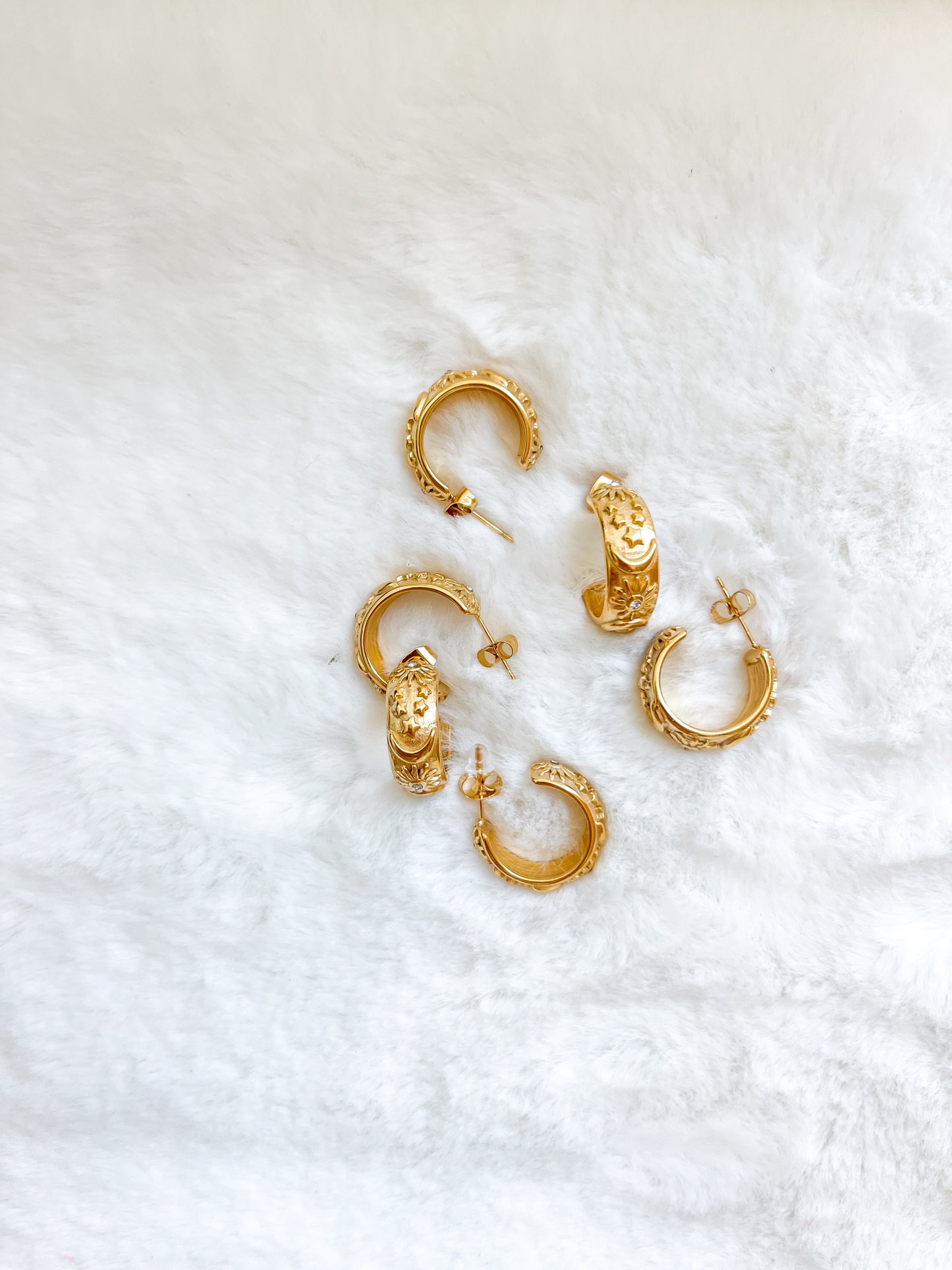 Gold Detailed Cuff Hoop Earring