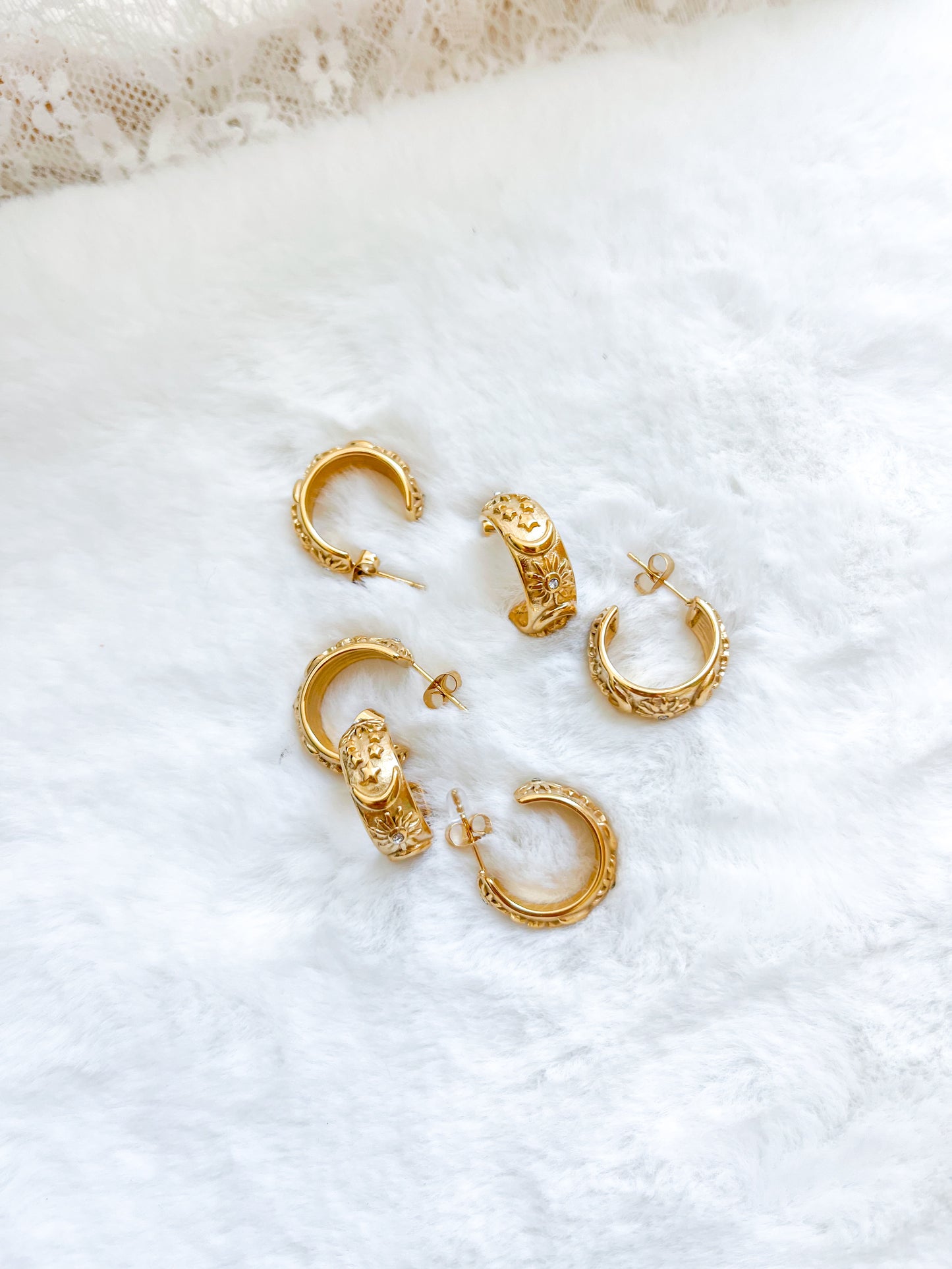 Gold Detailed Cuff Hoop Earring